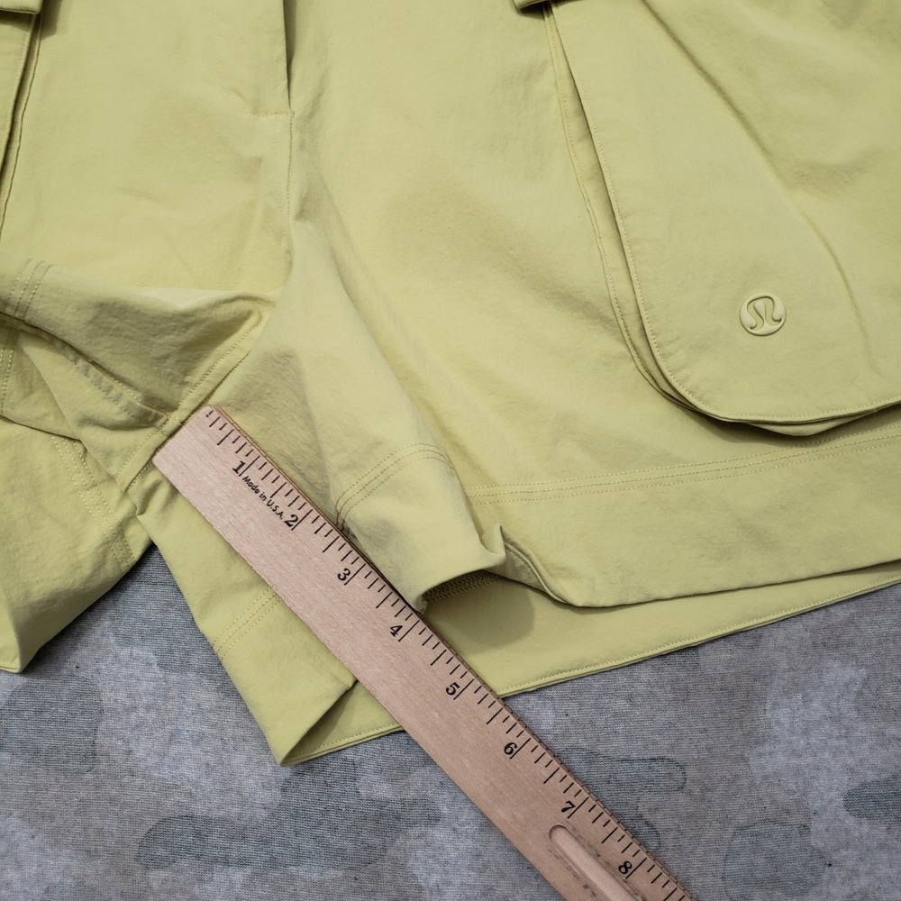 Lululemon Shorts Womens 6 Yellow Relaxed Fit Super High Rise Cargo Pockets - Picture 6 of 10